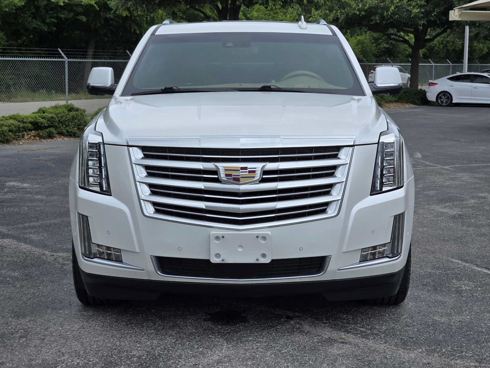 Used 2019 Cadillac Escalade ESV Platinum AWD/4WD image 2