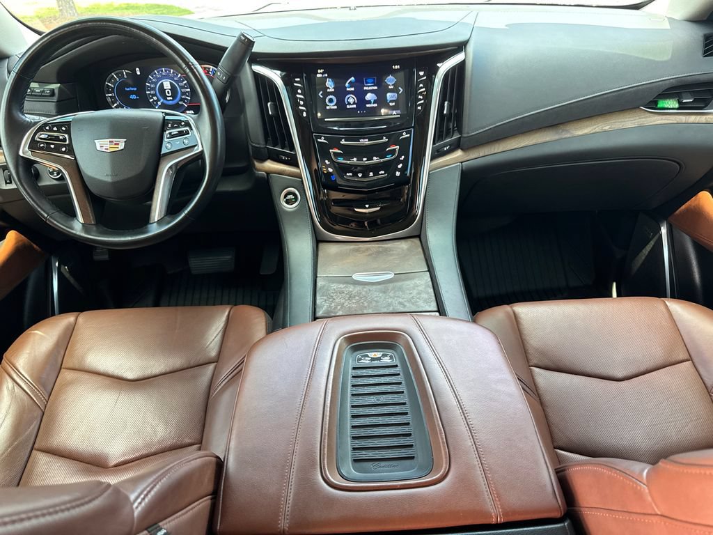 Used 2020 Cadillac Escalade ESV Luxury AWD/4WD image 26