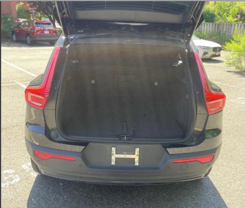 Used 2023 Volvo XC40 Recharge Plus AWD/4WD image 11
