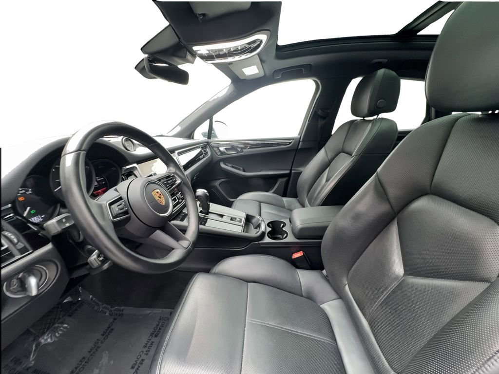 Used 2024 Porsche Macan AWD/4WD image 20