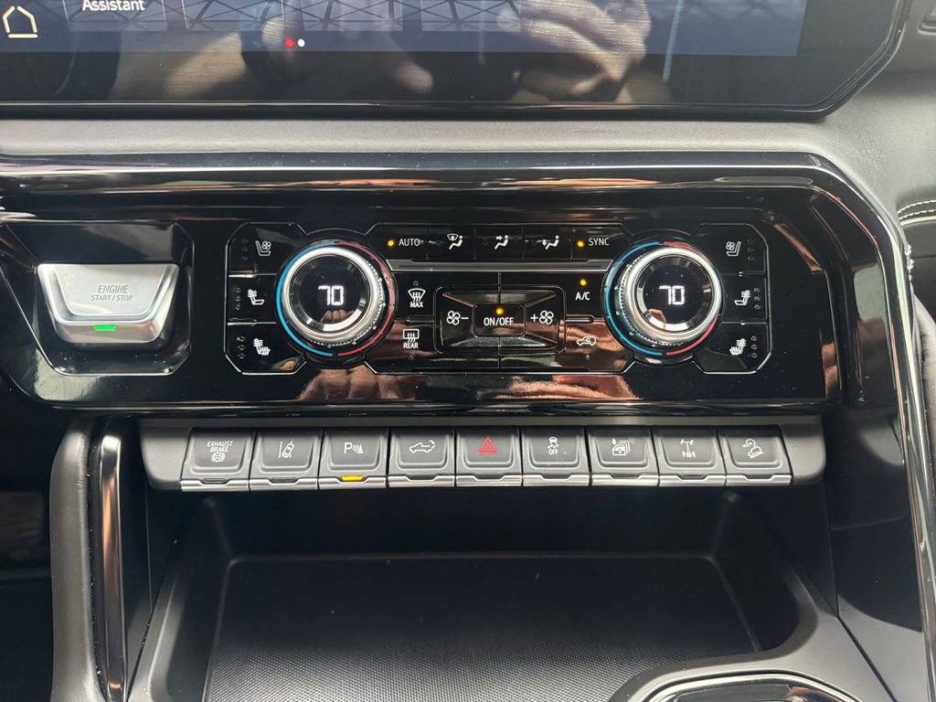 Used 2024 GMC Sierra 2500 AT4X image 21