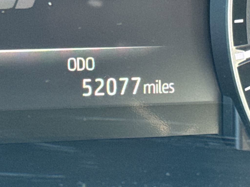 Used 2020 Toyota Highlander XLE AWD/4WD image 19