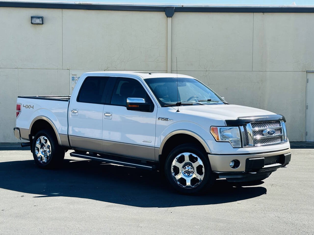 Used 2011 Ford F150 Lariat w/ Lariat Chrome Pkg AWD/4WD image 2