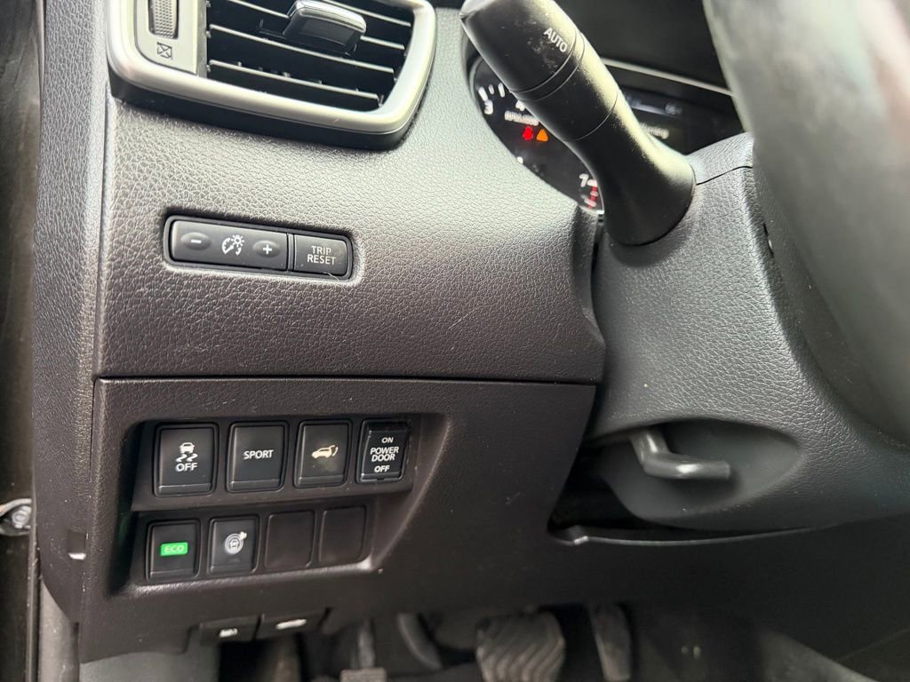 Used 2015 Nissan Rogue SL w/ SL Premium Package image 28