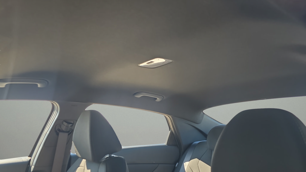 New 2026 Hyundai Elantra Sport FWD image 16