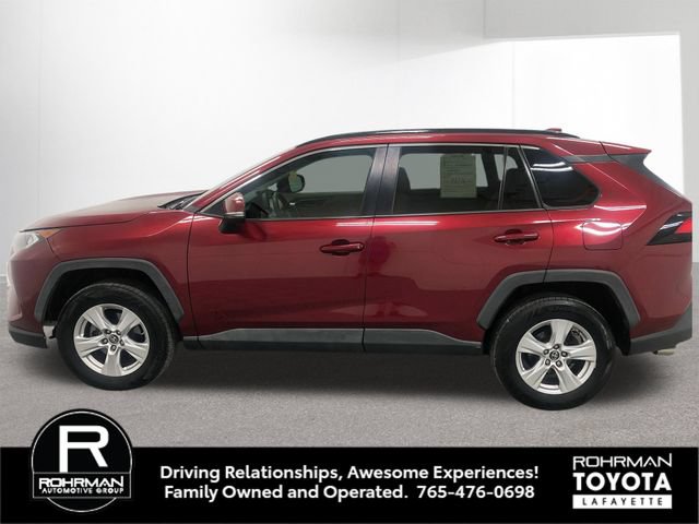 Used 2019 Toyota RAV4 XLE w/ Convenience Package FWD image 3