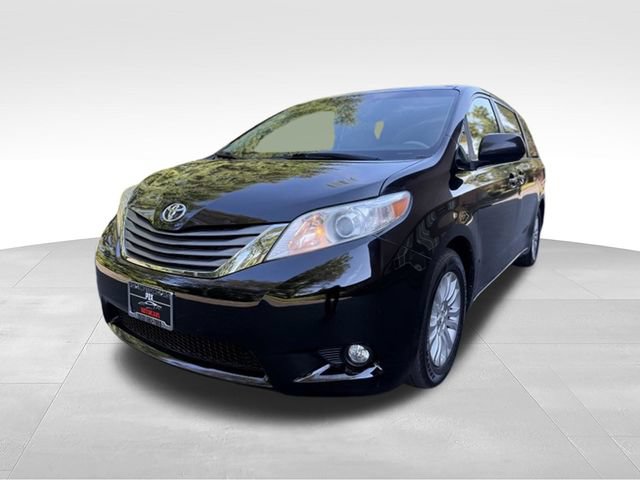 Used 2014 Toyota Sienna XLE FWD 360° Tour