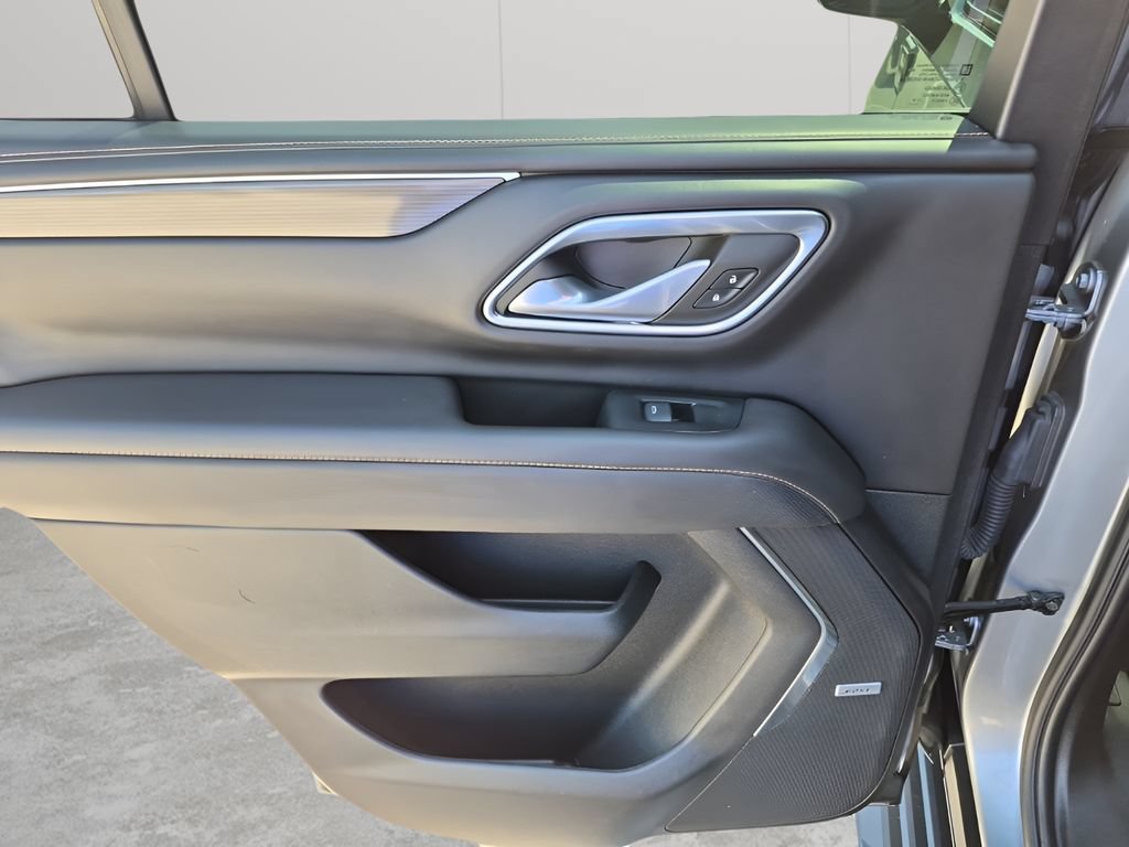 Used 2024 GMC Yukon AT4 w/ Technology Package AWD/4WD image 22