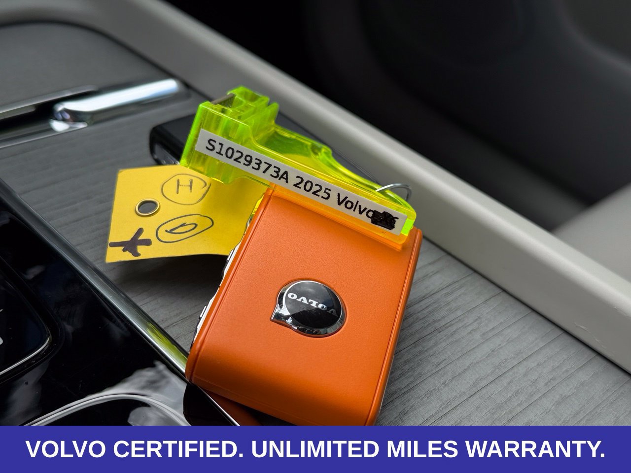Certified 2025 Volvo XC60 T8 Plus w/ Protection Package Premier AWD/4WD image 44