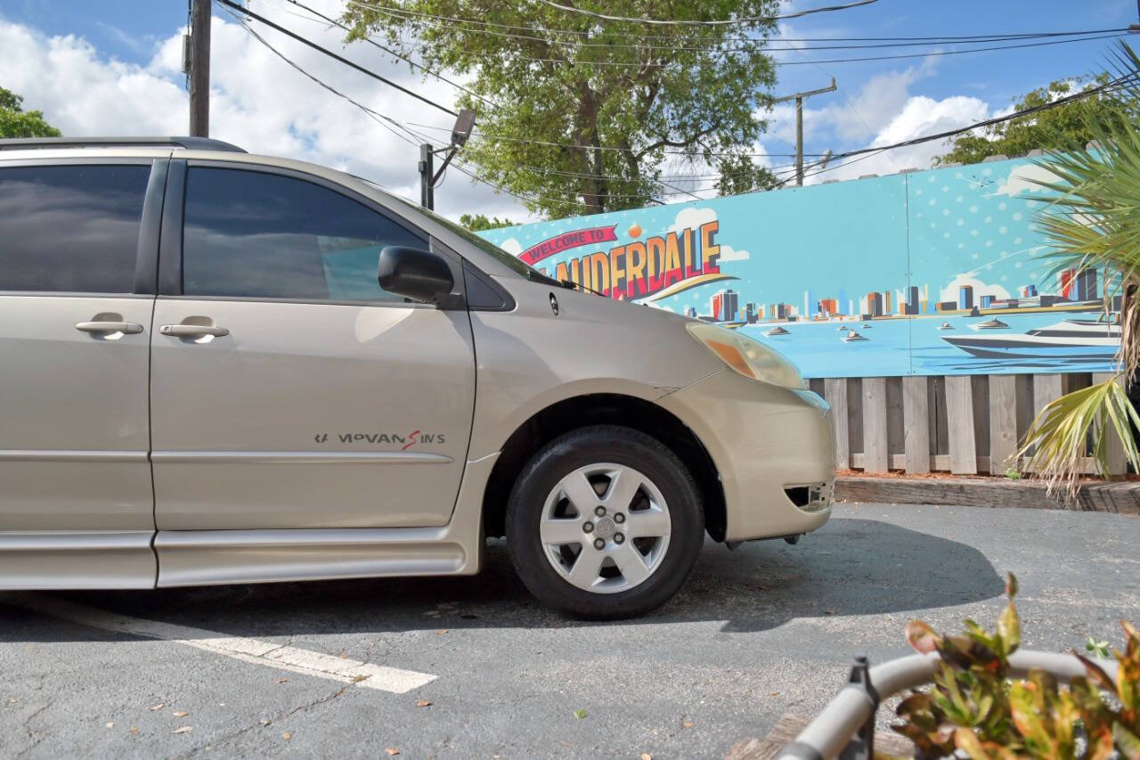 Used 2005 Toyota Sienna LE FWD image 36
