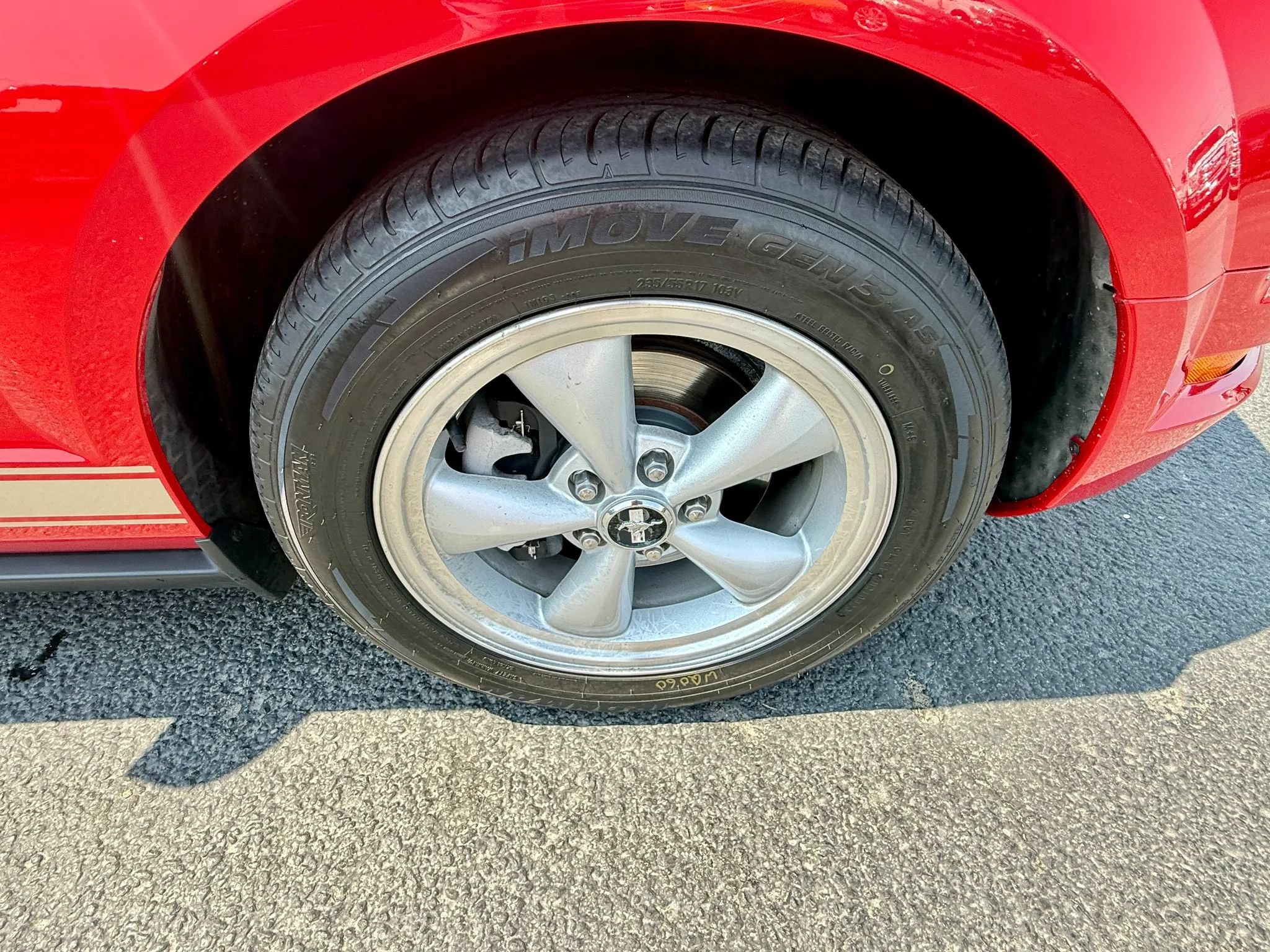 Used 2008 Ford Mustang Convertible RWD image 26