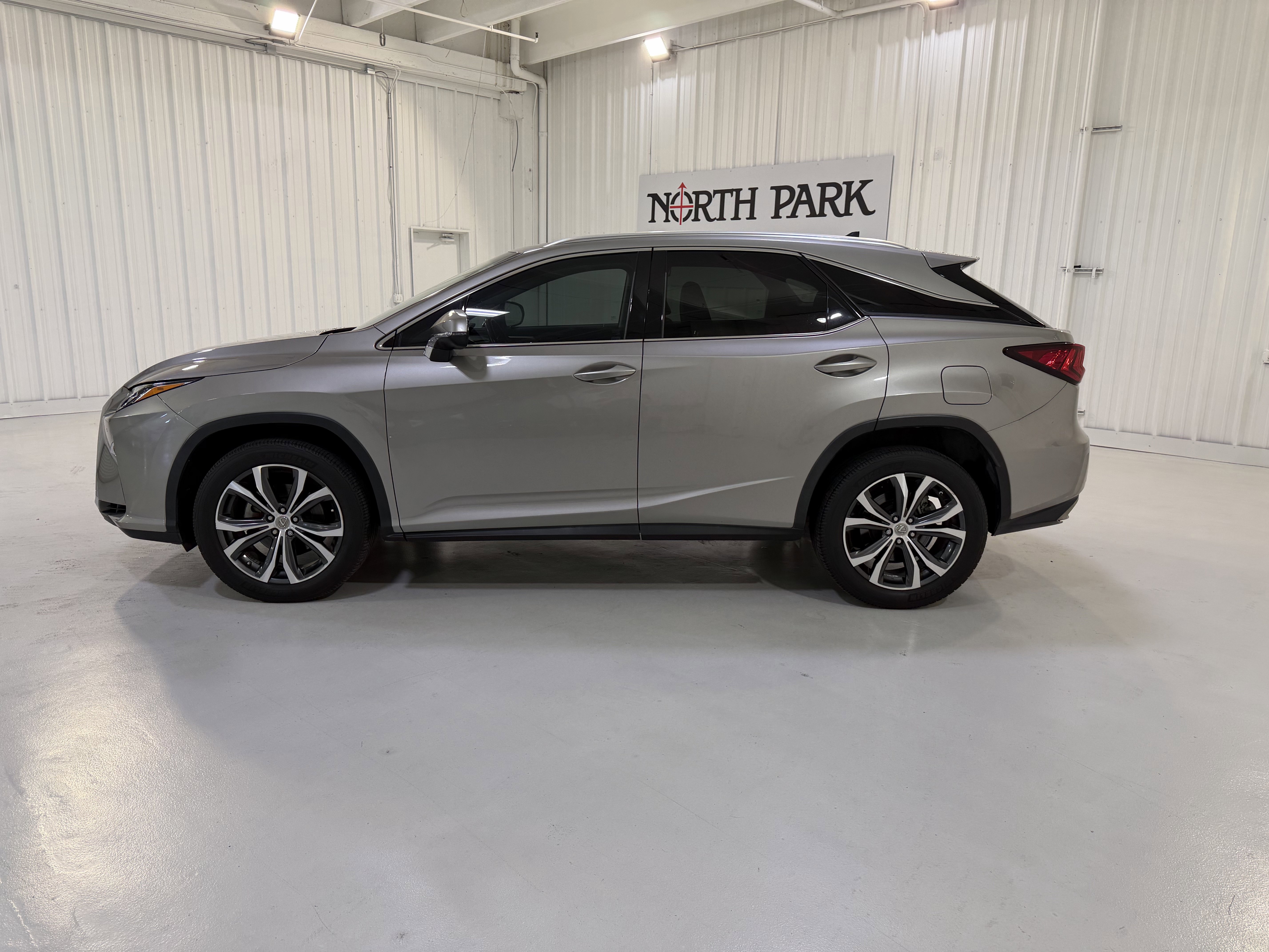 Used 2017 Lexus RX 350 FWD w/ Premium Package image 2