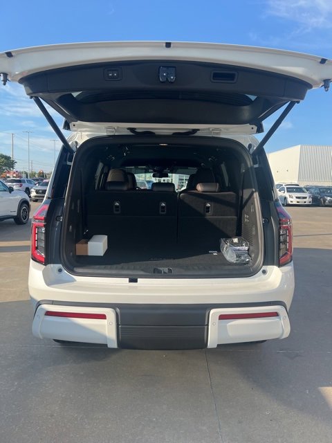 New 2026 Nissan Armada SL w/ Captain's Chari Seat Package image 6