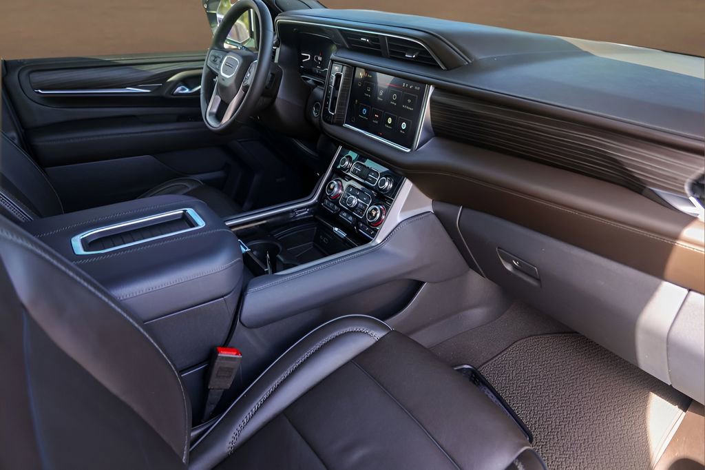 Used 2024 GMC Yukon XL Denali w/ Max Trailering Package image 32