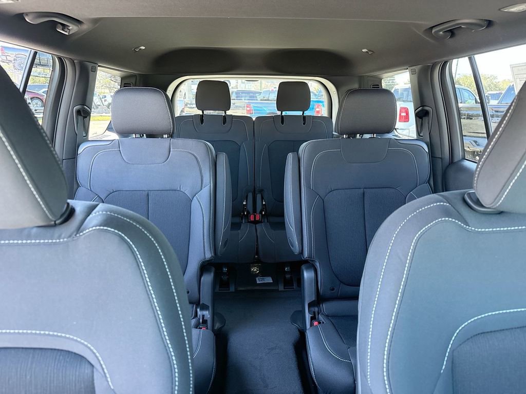 New 2026 Jeep Grand Cherokee L Laredo image 26