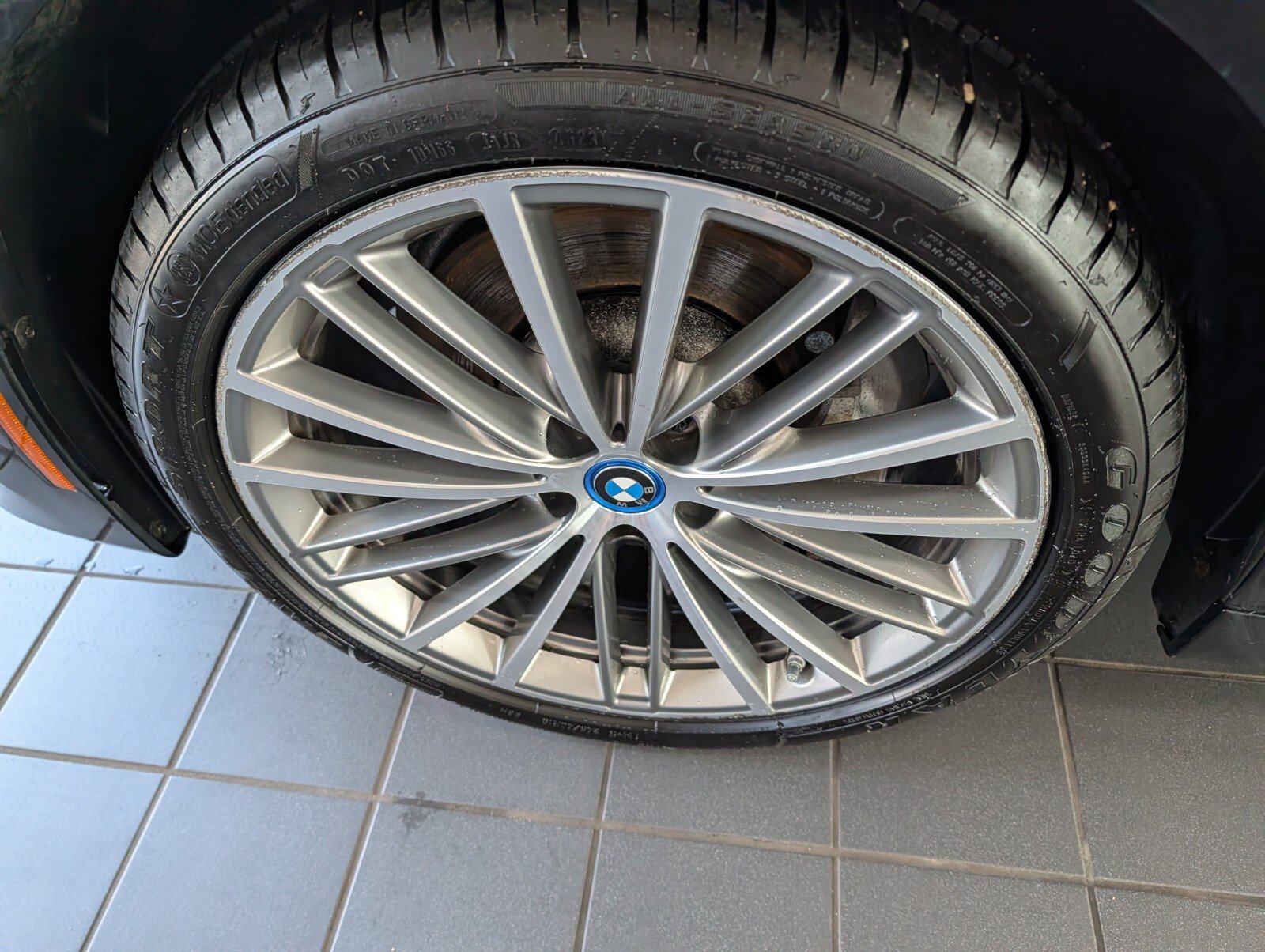 Used 2018 BMW 530e xDrive w/ Premium Package 2 image 9