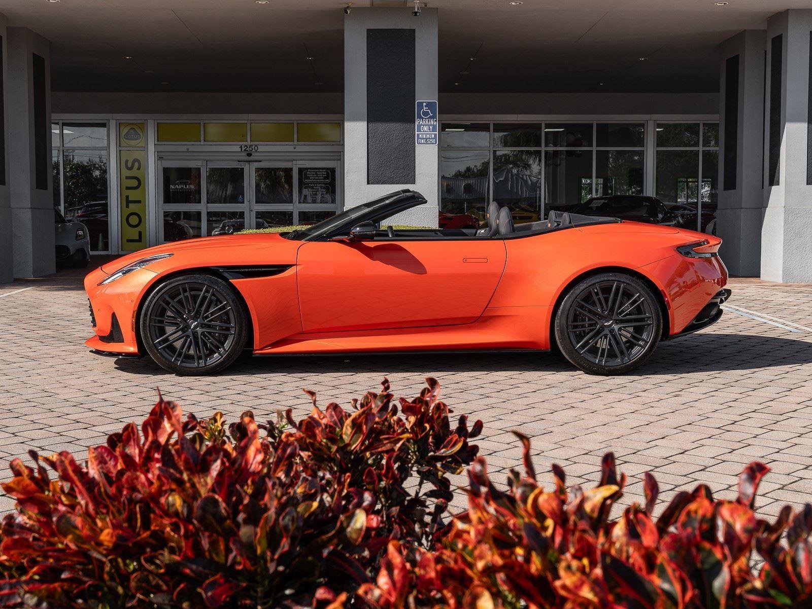 Used 2024 Aston Martin DB12 Convertible RWD image 7