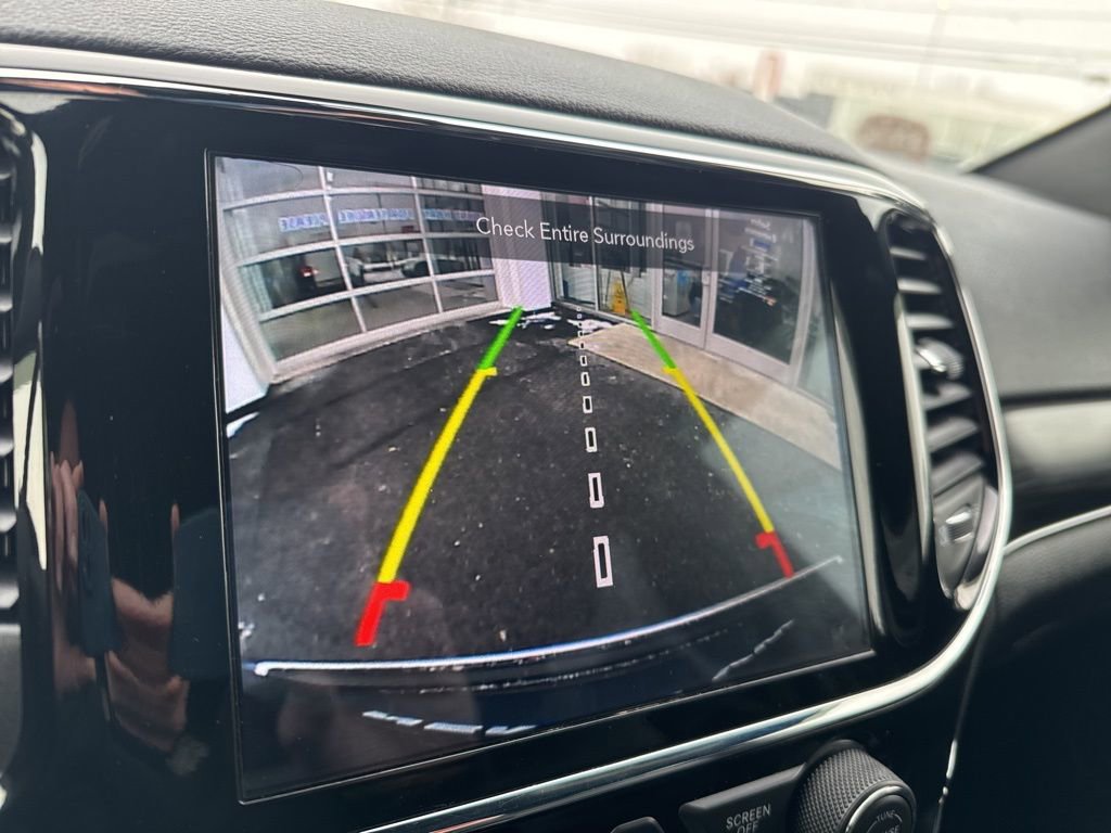 Used 2020 Jeep Grand Cherokee Limited image 19