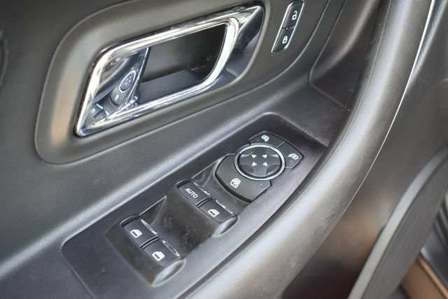 Used 2017 Ford Taurus SEL FWD image 19