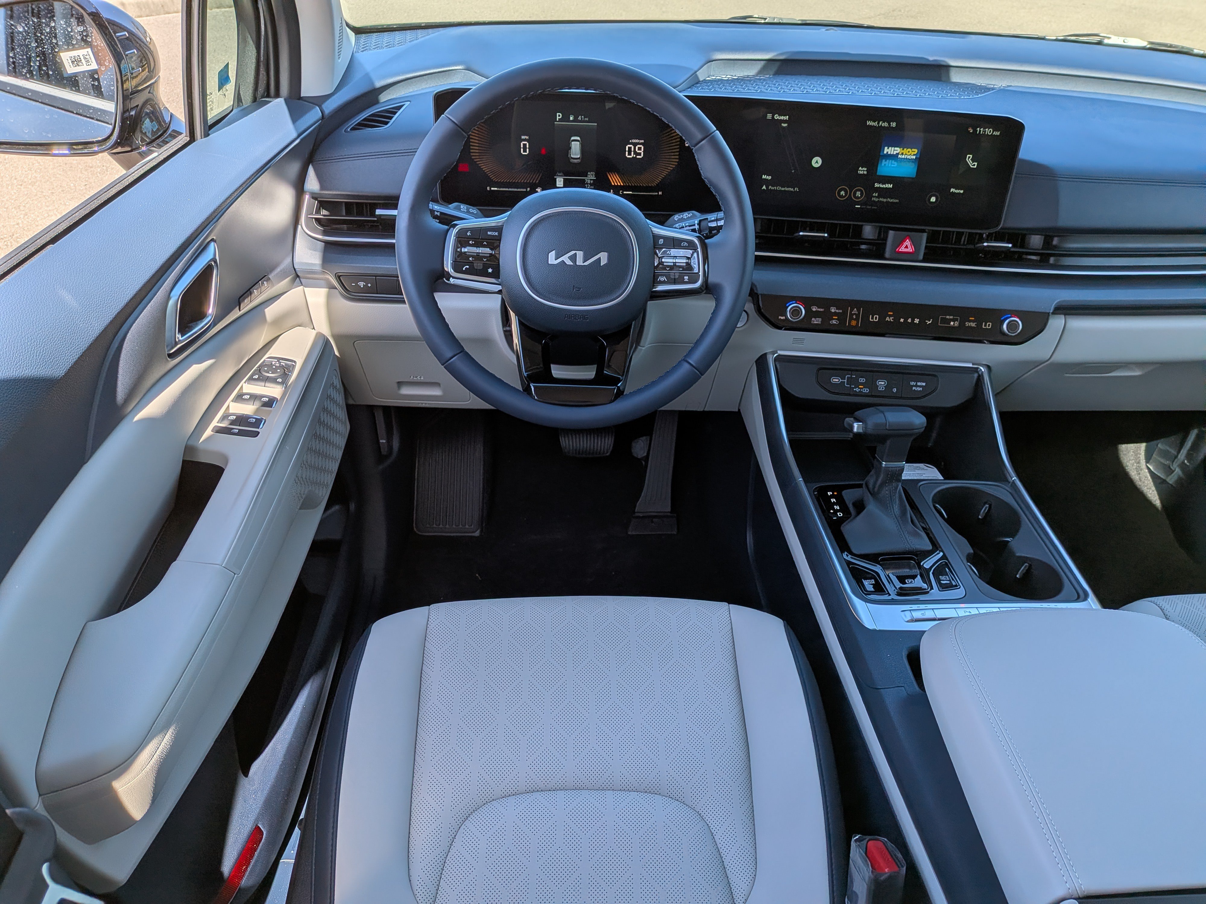 New 2026 Kia Carnival EX FWD image 21