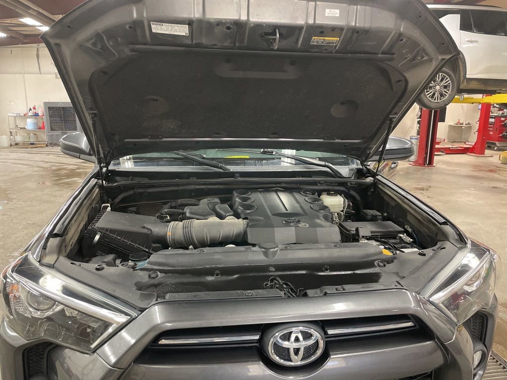 Used 2020 Toyota 4Runner SR5 image 33
