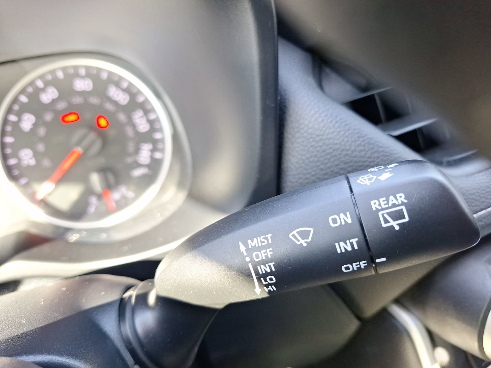 Used 2020 Toyota RAV4 LE image 24