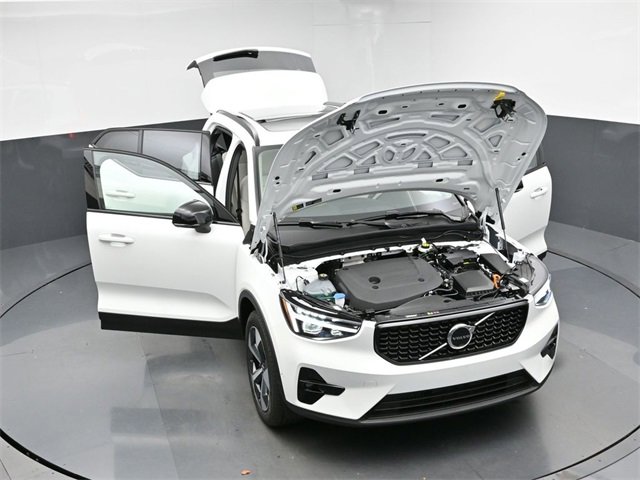 New 2026 Volvo XC40 B5 Plus w/ Protection Package Premier image 49