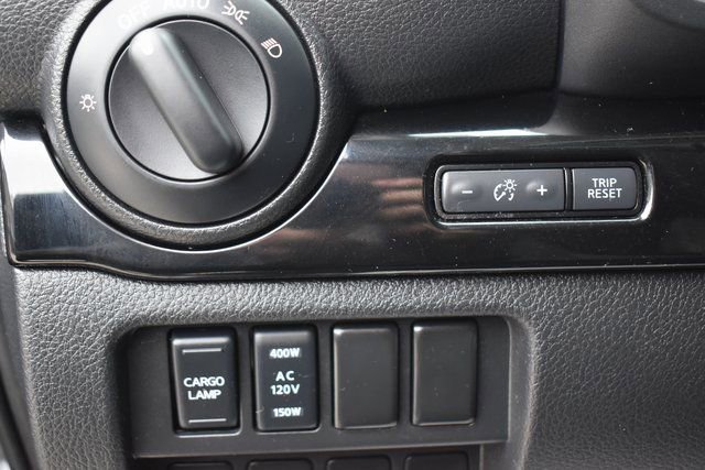 Used 2021 Nissan Titan SV w/ SV Convenience Package image 24