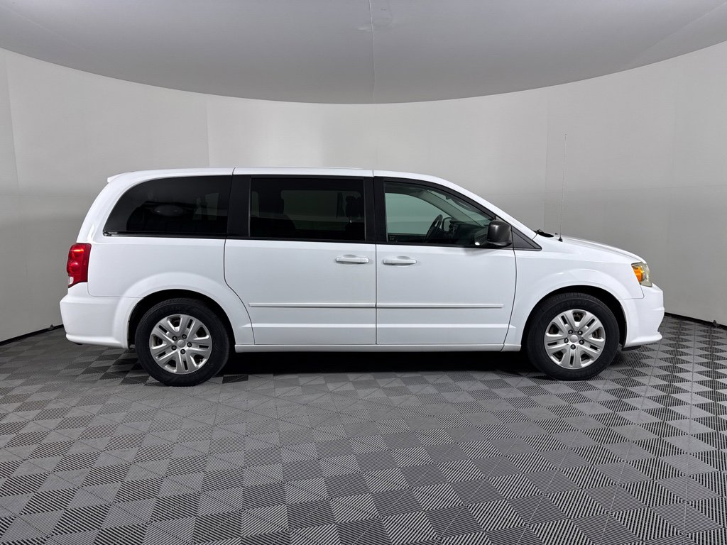 Used 2016 Dodge Grand Caravan SE w/ Quick Order Package 29E SE image 12