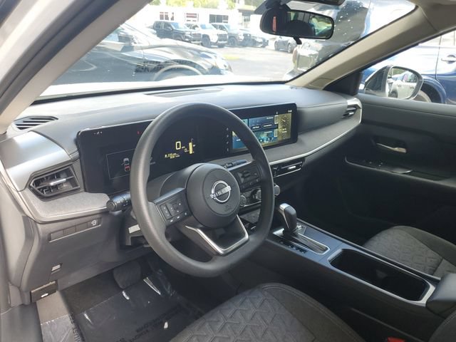 Used 2025 Nissan Kicks SV w/ SV Premium Package FWD image 12