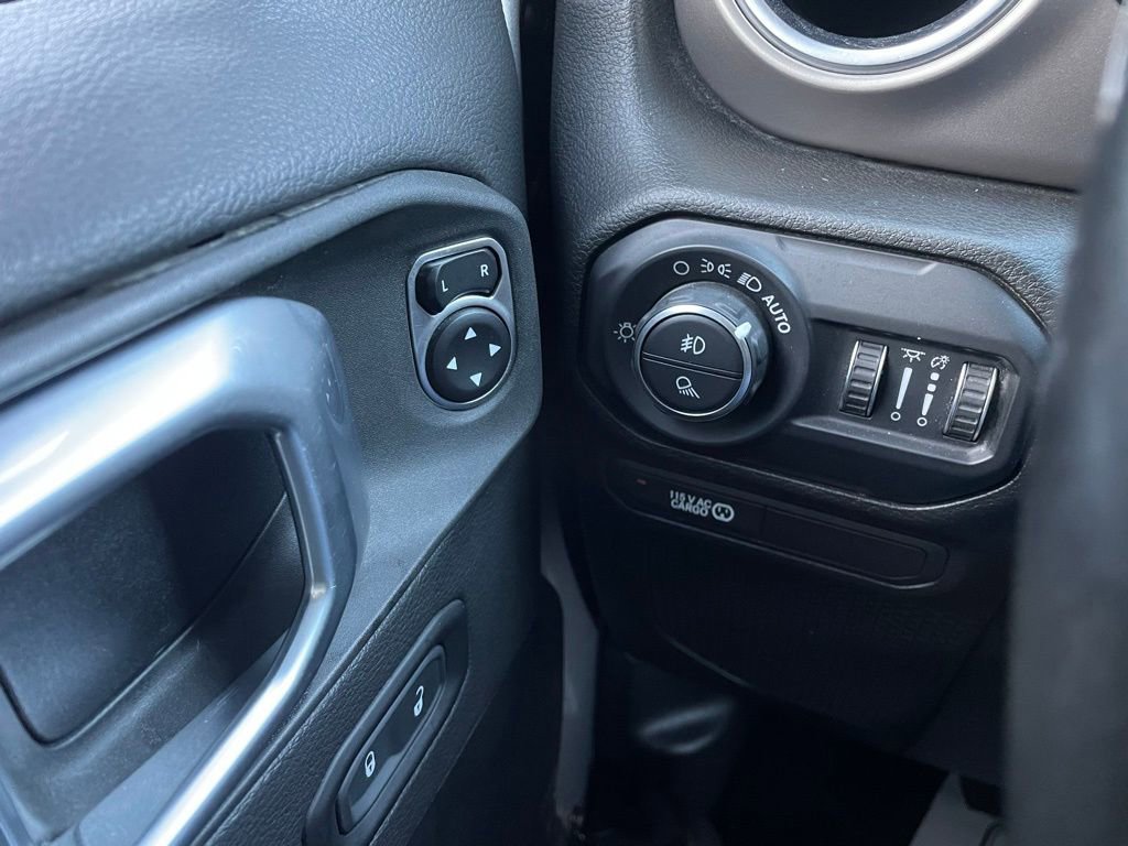 Used 2020 Jeep Gladiator Rubicon w/ Uconnect 4C Nav & Sound Group image 25
