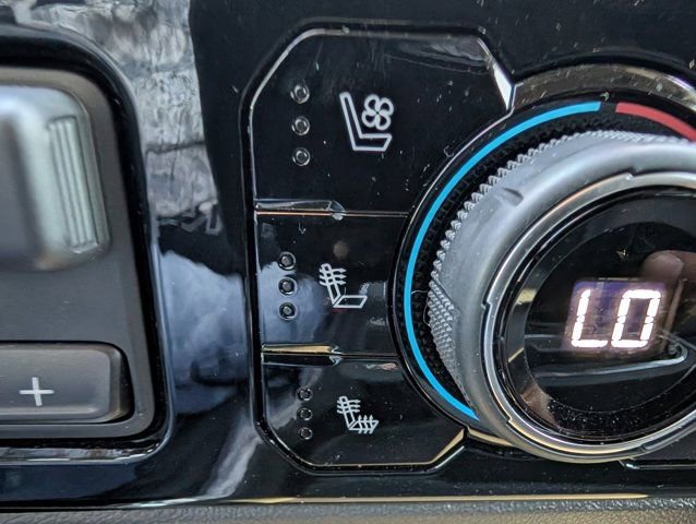 Used 2025 Chevrolet Silverado 3500 LTZ w/ LTZ Premium Package image 20