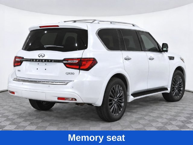 Used 2024 INFINITI QX80 Sensory AWD/4WD image 3