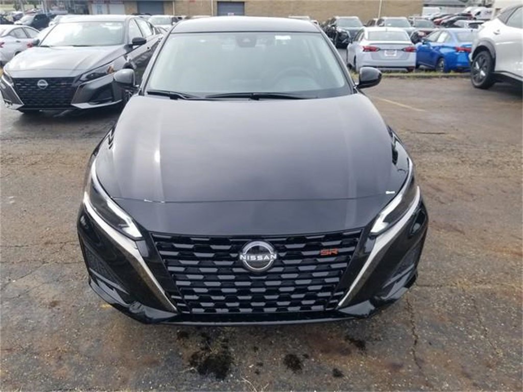 New 2025 Nissan Altima 2.5 SR image 7