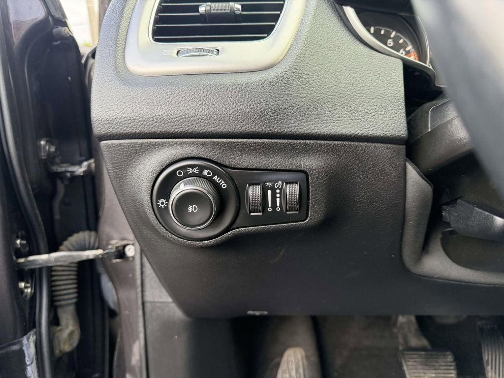 Used 2019 Jeep Compass Latitude AWD/4WD image 21