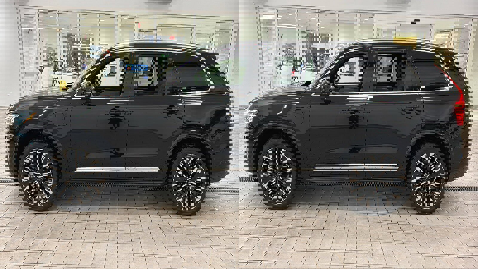 New 2026 Volvo XC90 T8 Plus w/ Protection Package Premier image 8