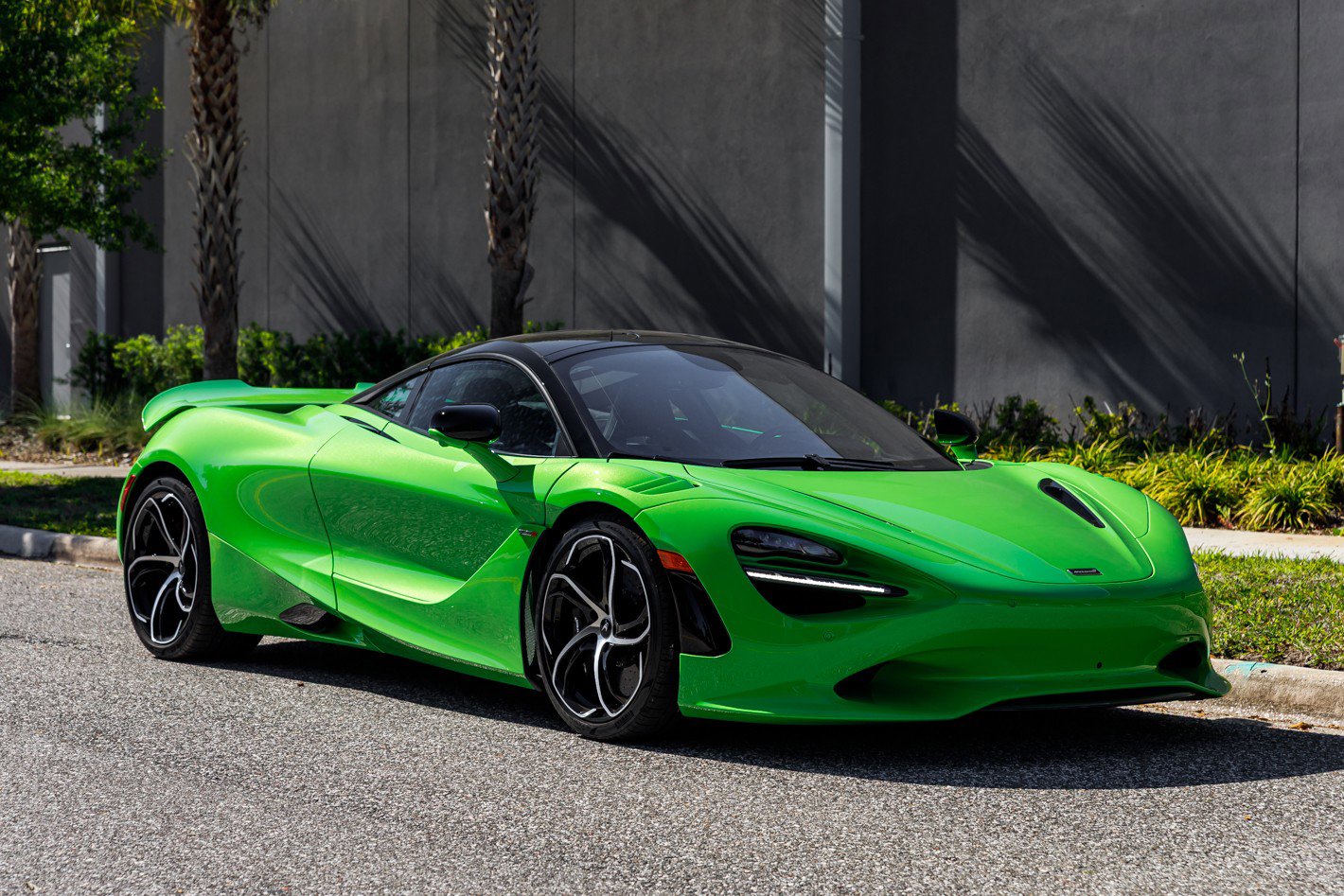 Used 2024 McLaren 750S image 18