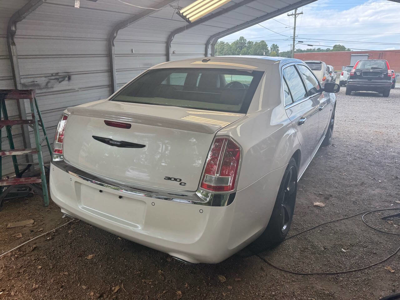 Used 2011 Chrysler 300 C image 4