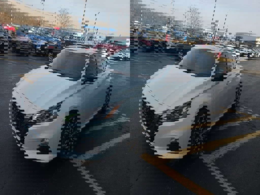 Used 2021 Nissan Altima 2.5 SR w/ SR Premium Package image 9