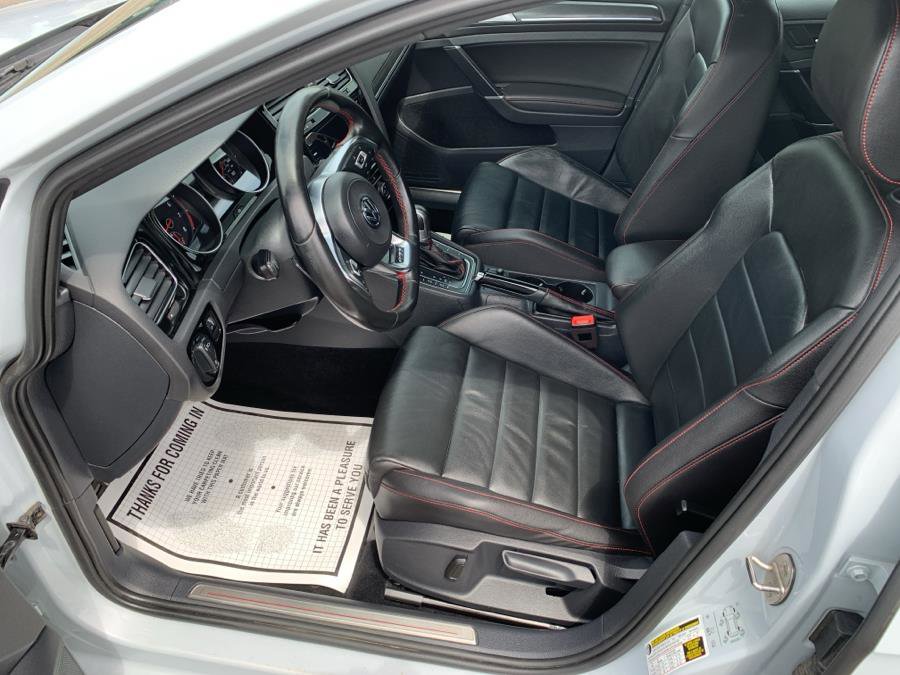 Used 2019 Volkswagen GTI SE w/ SE Experience Package image 10