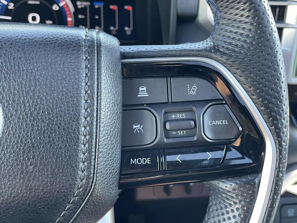 Used 2024 Toyota Tundra Platinum AWD/4WD image 31