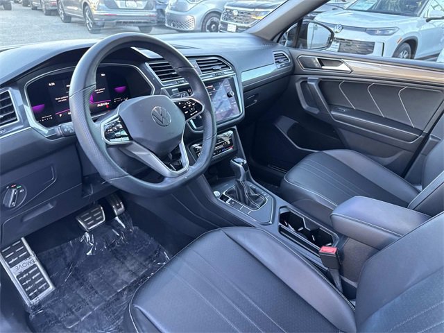 Certified 2022 Volkswagen Tiguan SE R-Line image 11
