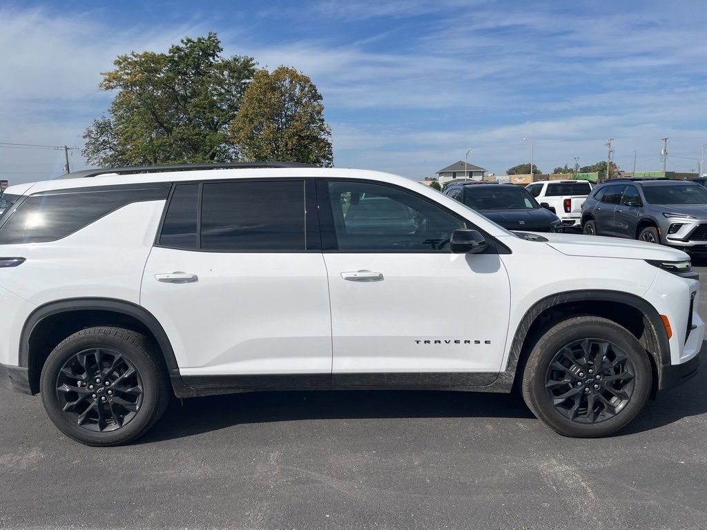 New 2025 Chevrolet Traverse LT w/ Midnight/Sport Edition image 4