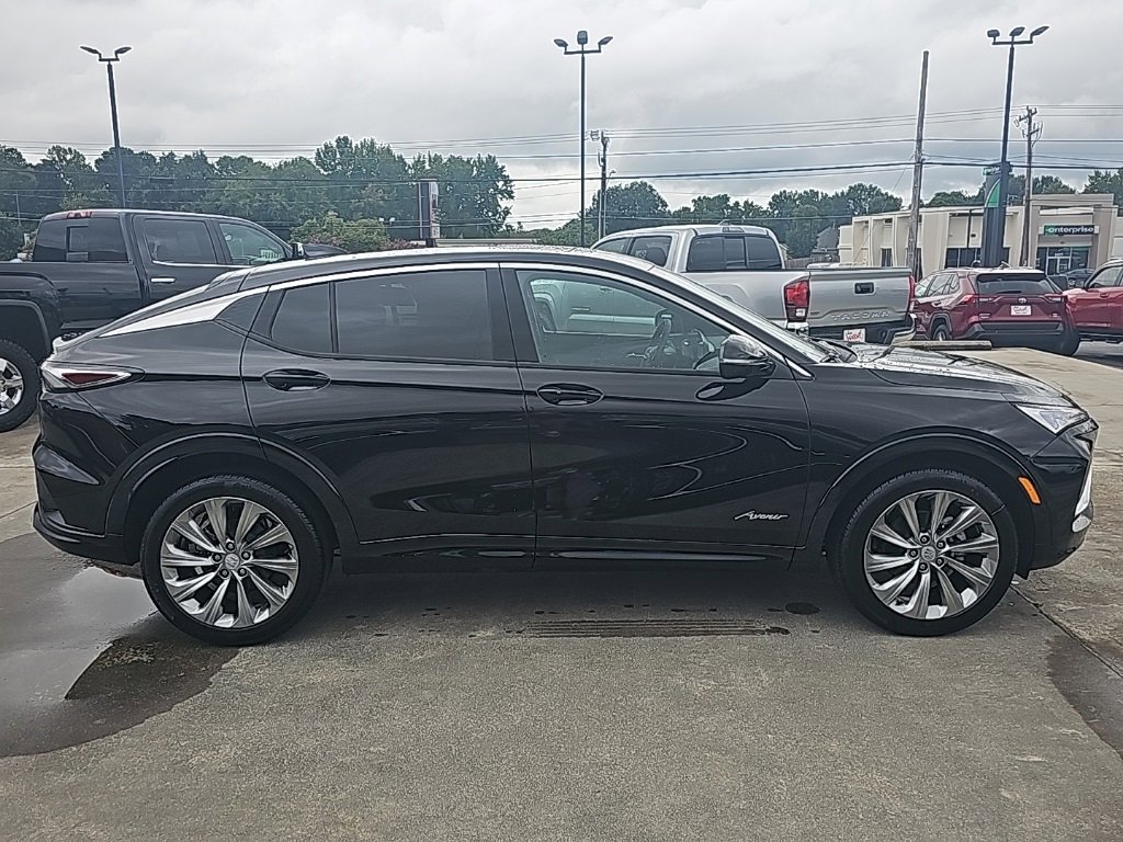 New 2025 Buick Envista Avenir image 2