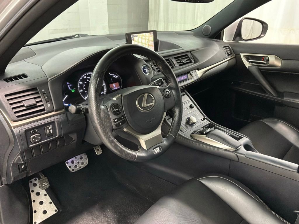 Used 2016 Lexus CT 200h w/ Navigation Package image 17