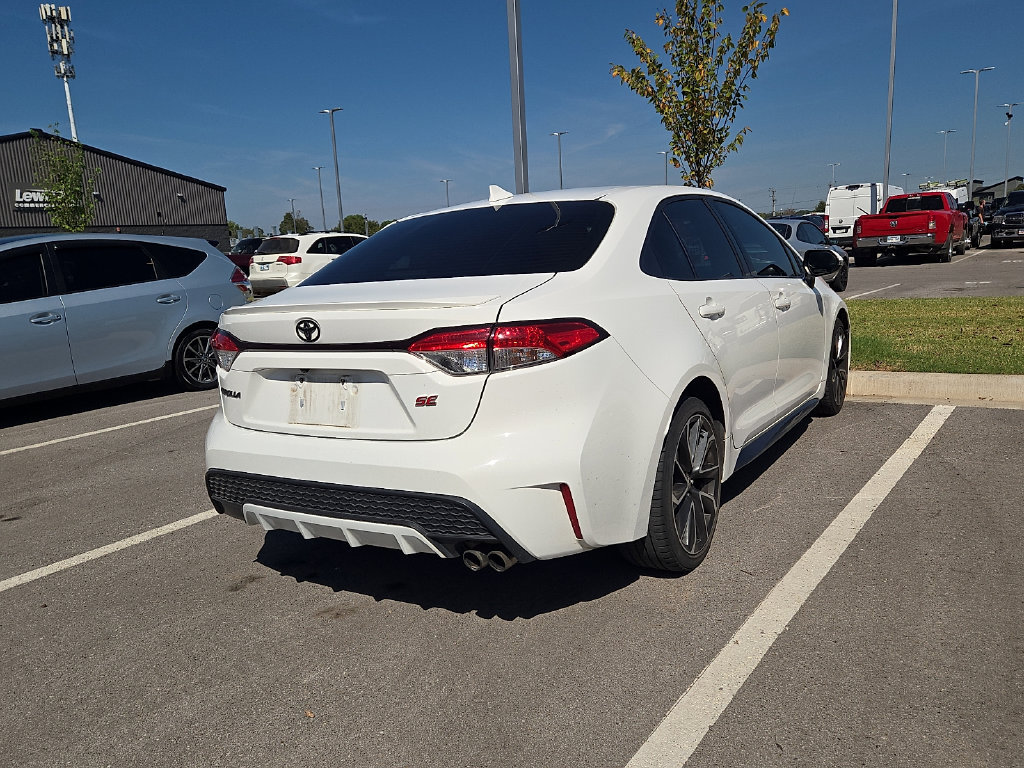 Used 2020 Toyota Corolla SE FWD image 3