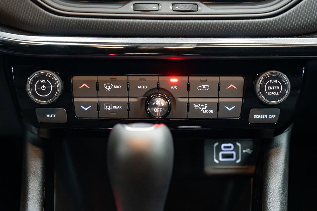 New 2026 Jeep Compass Latitude AWD/4WD image 12