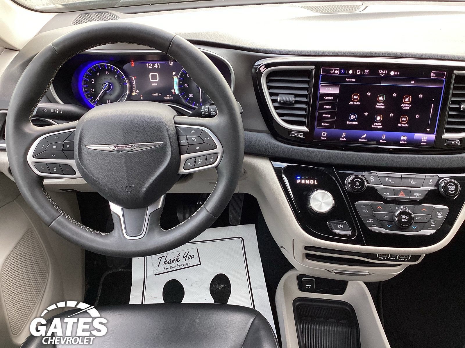 Used 2023 Chrysler Pacifica Touring-L FWD image 16