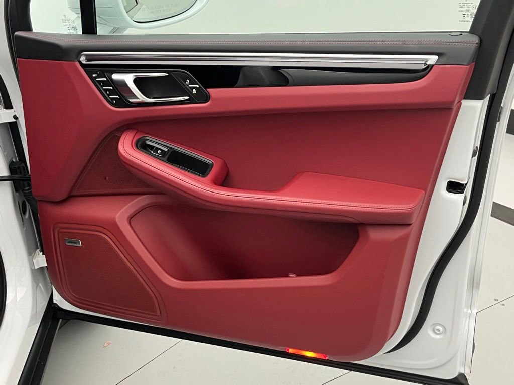 Used 2024 Porsche Macan S image 45