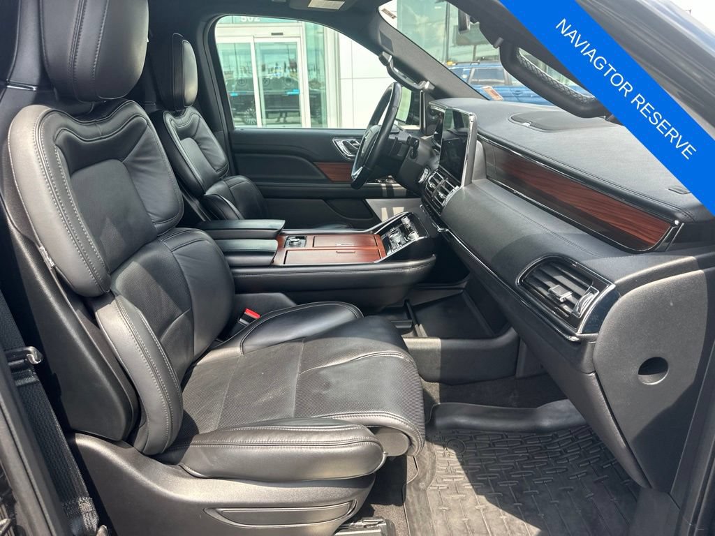Used 2018 Lincoln Navigator Reserve w/ Technology Package AWD/4WD image 7